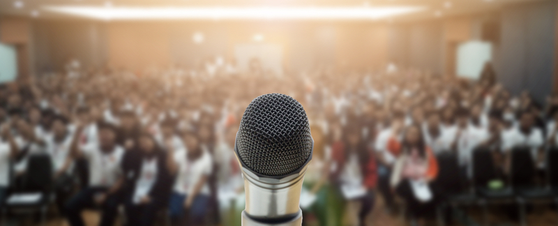 10 secrets to shine when speaking in public