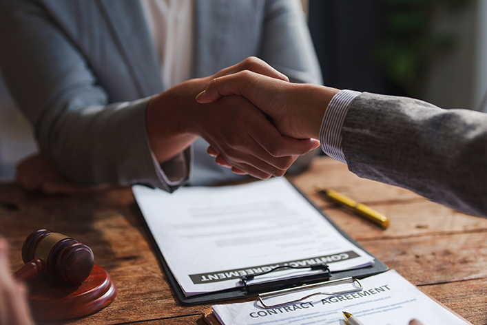 Contract Negotiation in English for International Professionals